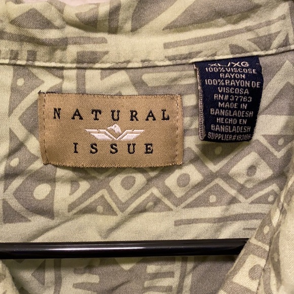 Vintage Style Hawaiian Style Shirt - Picture 2 of 4